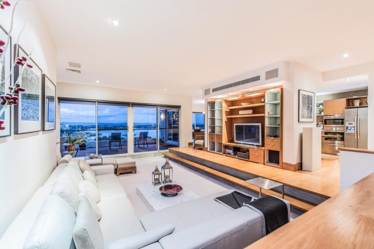 8/6 Bellevue Terace gallery