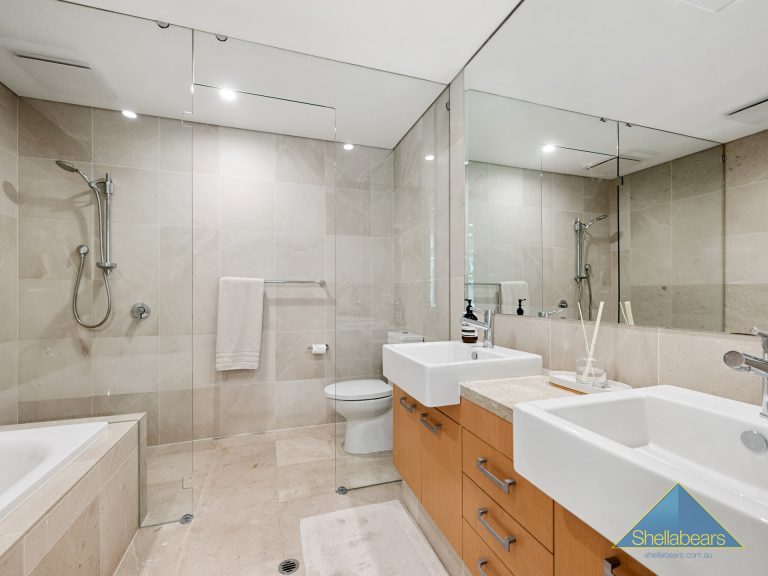 1/5 Bindaring Parade gallery