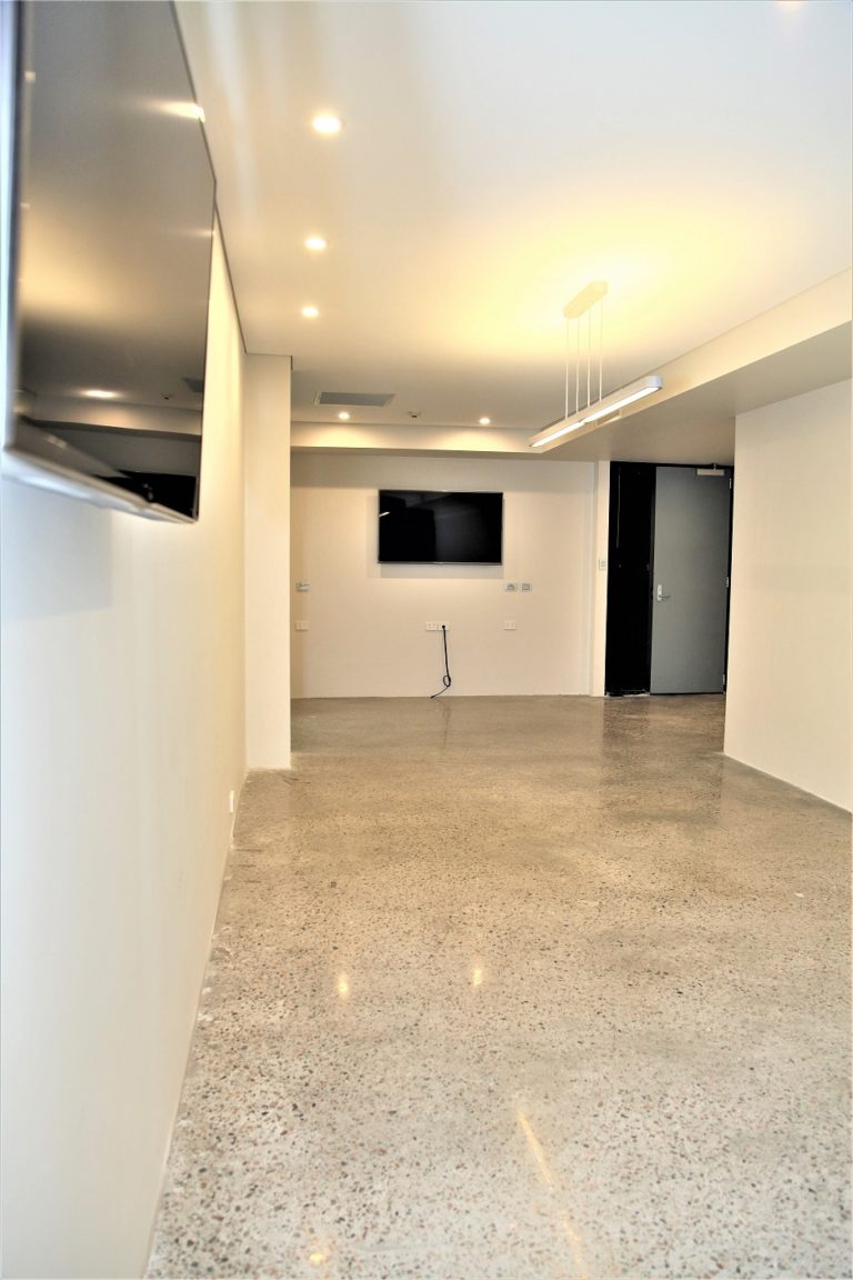 9/18 Stirling Highway gallery