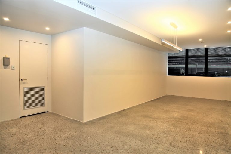9/18 Stirling Highway gallery