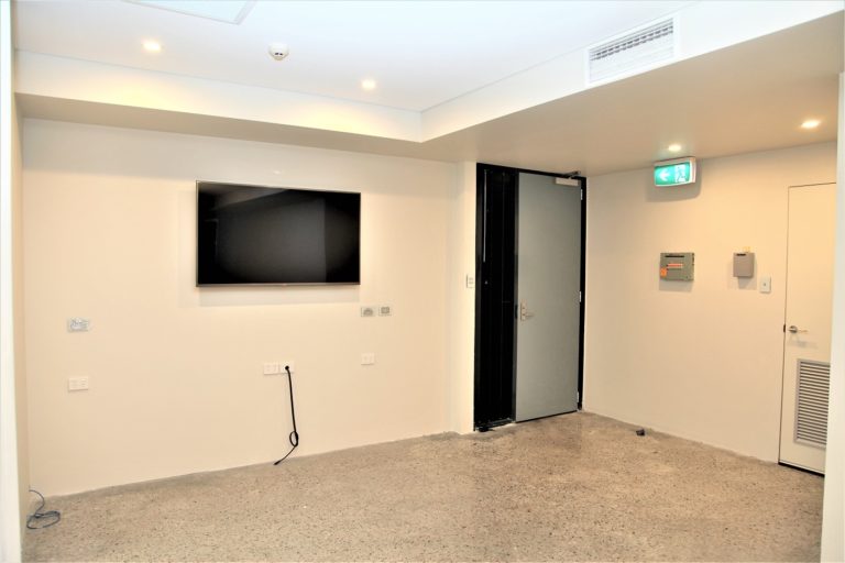 9/18 Stirling Highway gallery