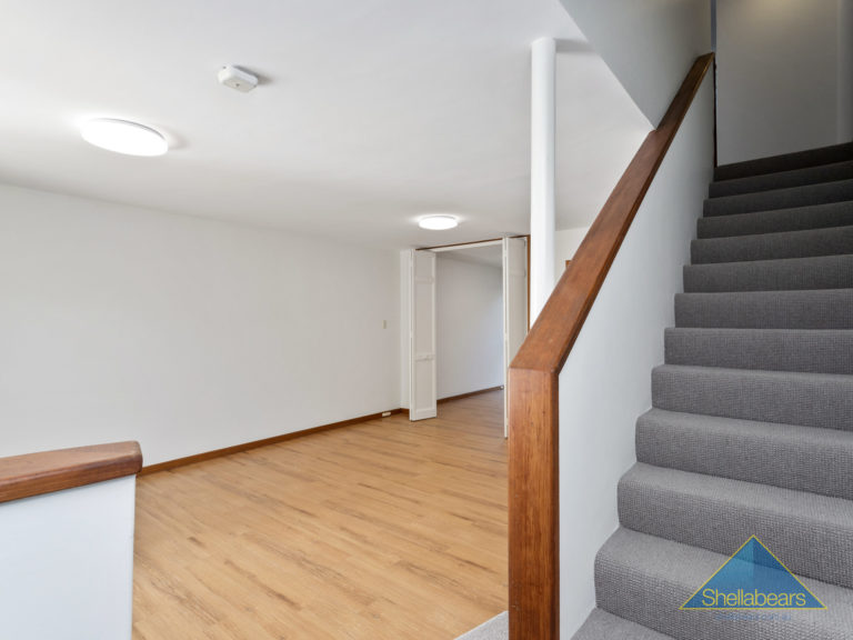 3/129 Labouchere gallery