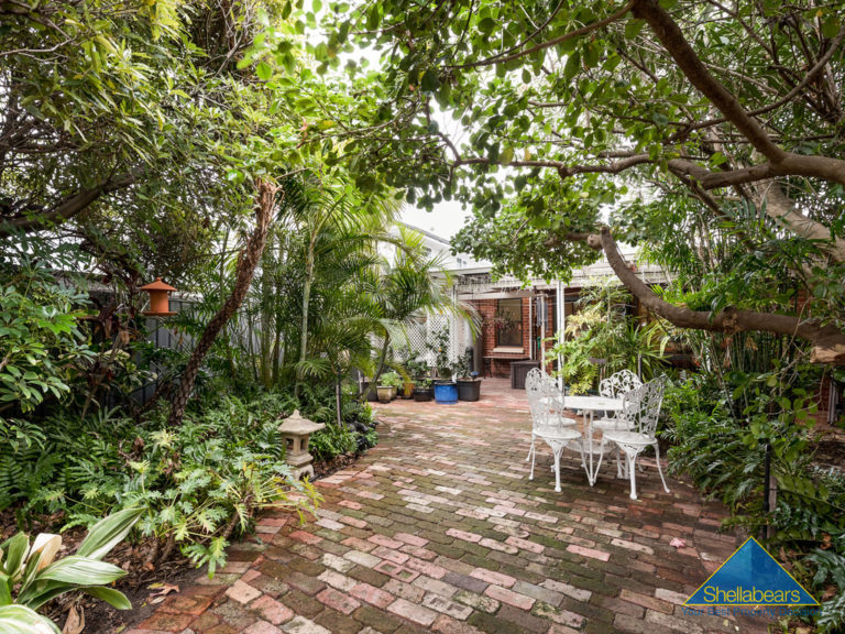 12 Railway Street gallery