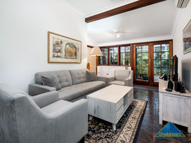 12 Railway Street gallery