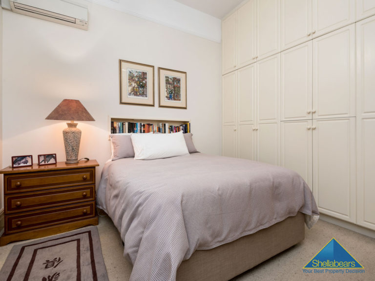 12 Railway Street gallery