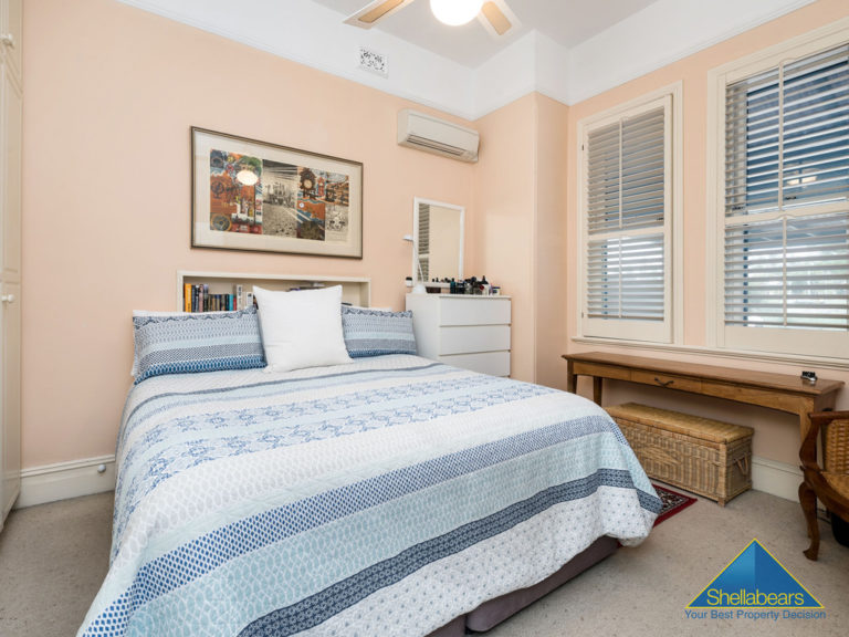 12 Railway Street gallery