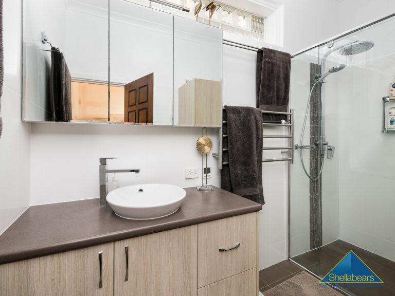 12 Railway Street gallery