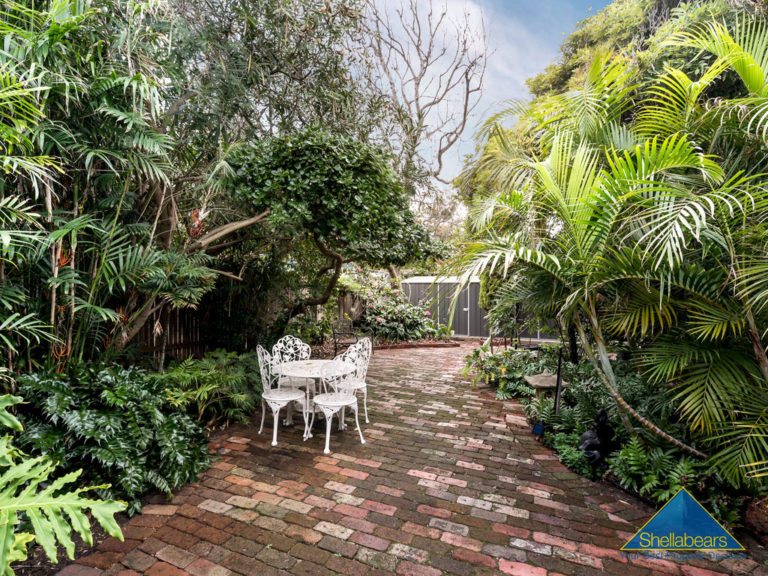 12 Railway Street gallery