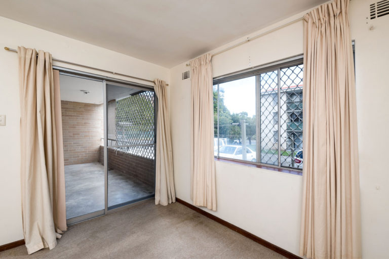 19/12 St Leonards Street gallery