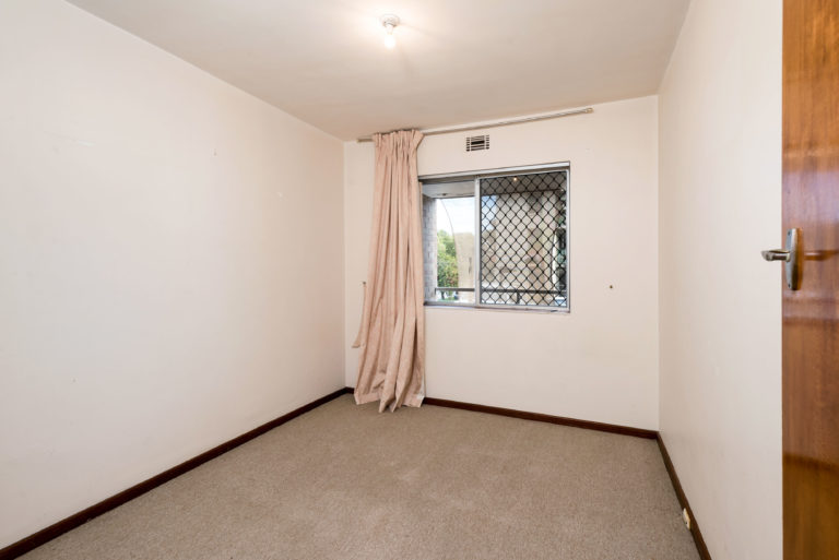 19/12 St Leonards Street gallery