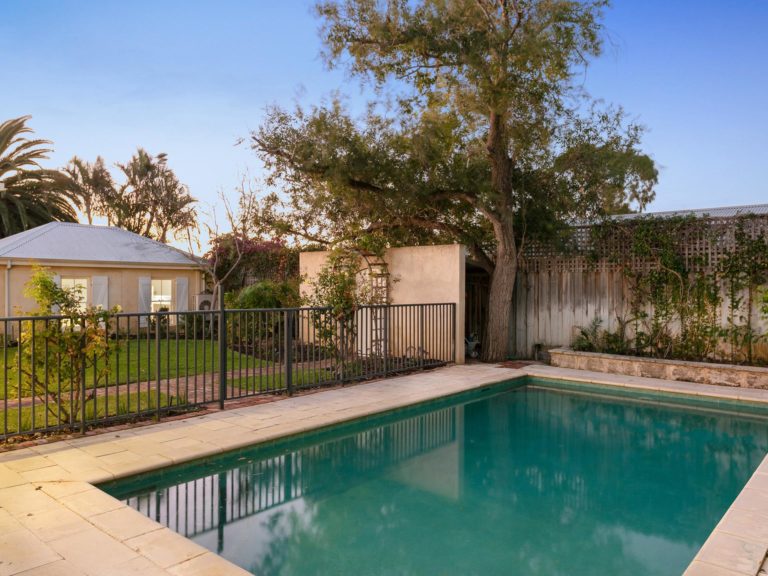 17 Bernard Street gallery