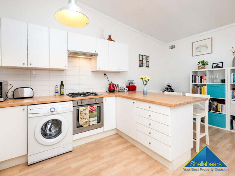 14/23 Glyde Street gallery