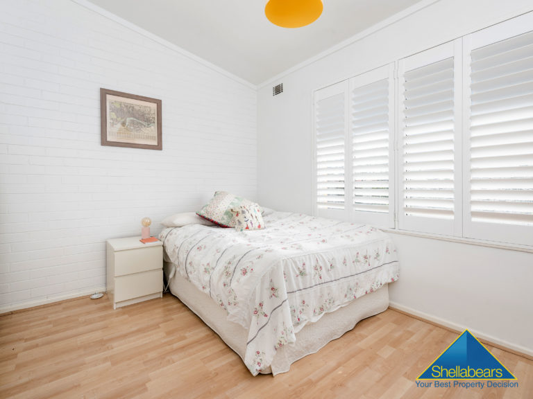 14/23 Glyde Street gallery