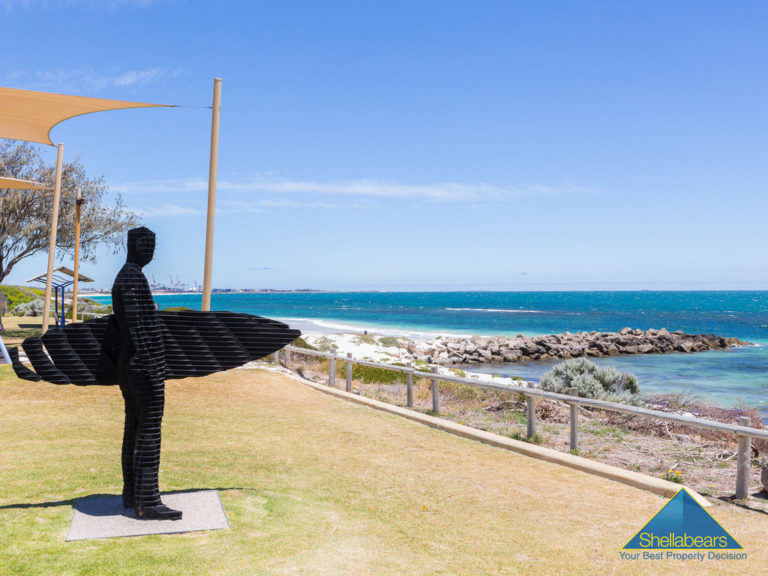 14/23 Glyde Street gallery