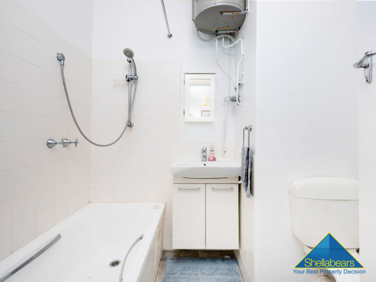 14/23 Glyde Street gallery