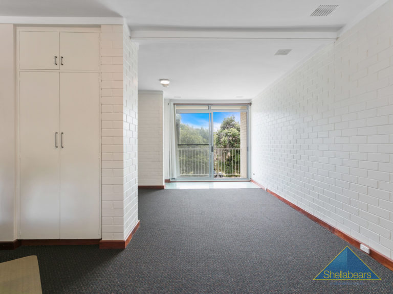 23/8 St Leonards Street gallery