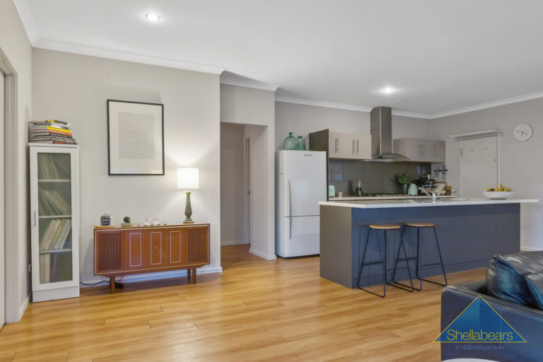 15 Binnia Mews gallery