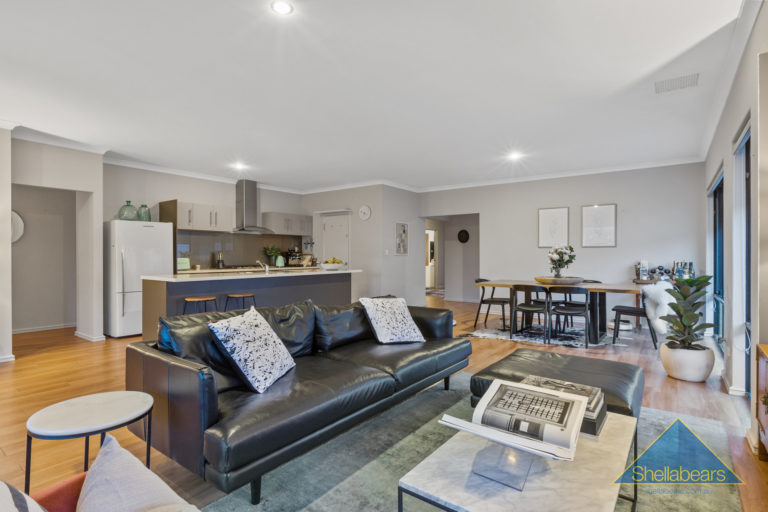 15 Binnia Mews gallery