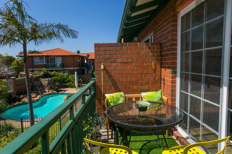 14/6 Stuart Street gallery