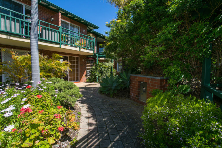 14/6 Stuart Street gallery