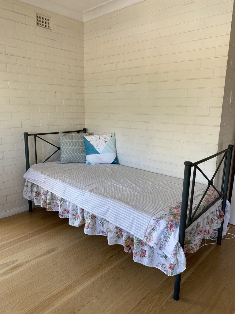 7/76 Broadway gallery