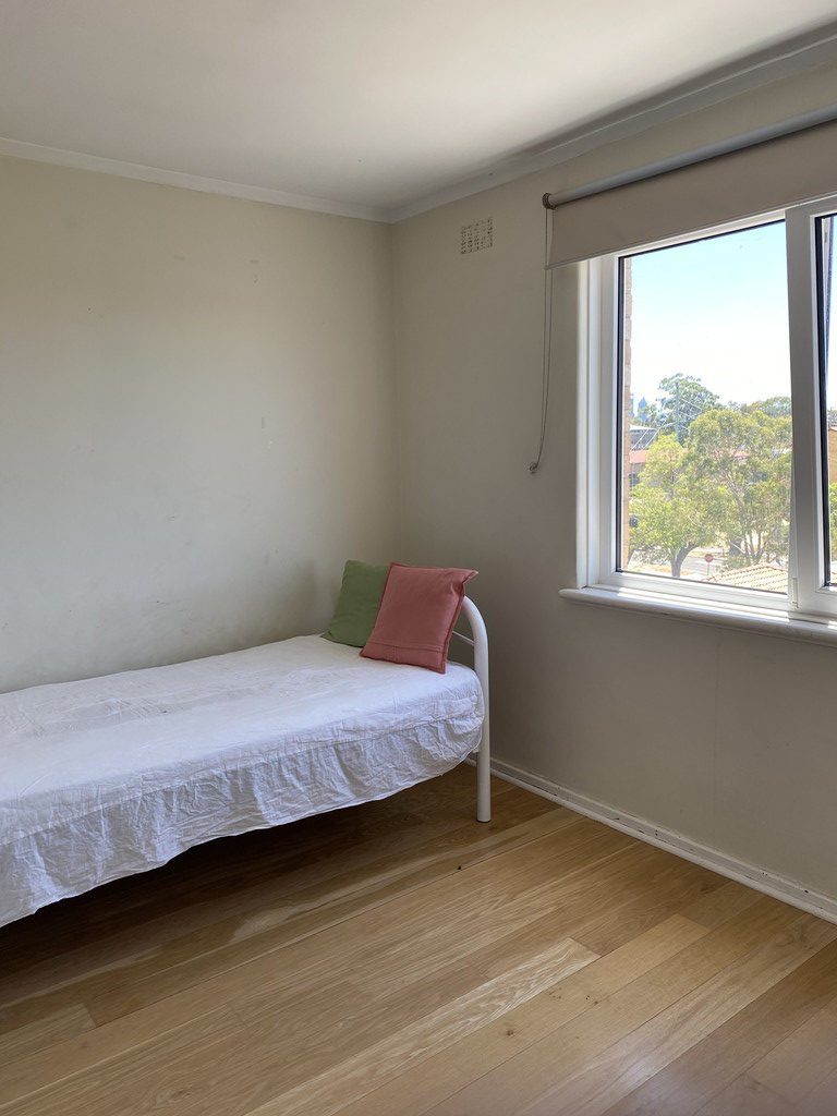 7/76 Broadway gallery