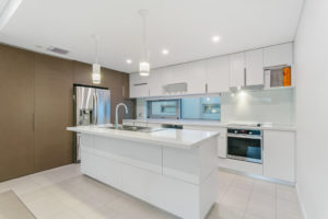 3/40 Cowle Street gallery