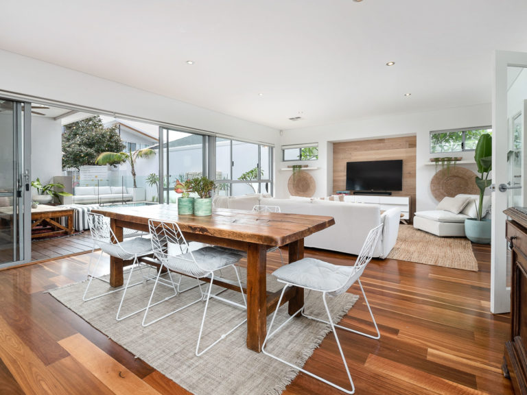 13A Victoria Street gallery