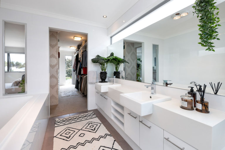 13A Victoria Street gallery