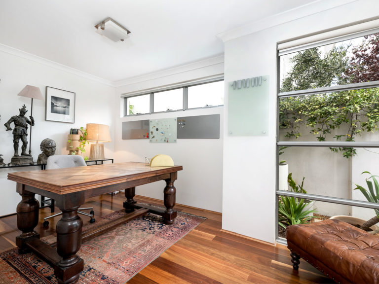 13A Victoria Street gallery