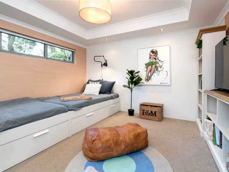 13A Victoria Street gallery