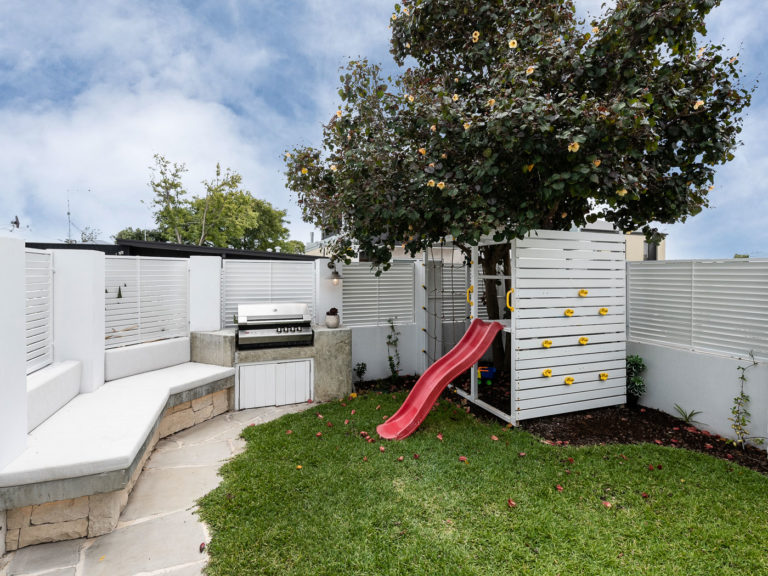 13A Victoria Street gallery