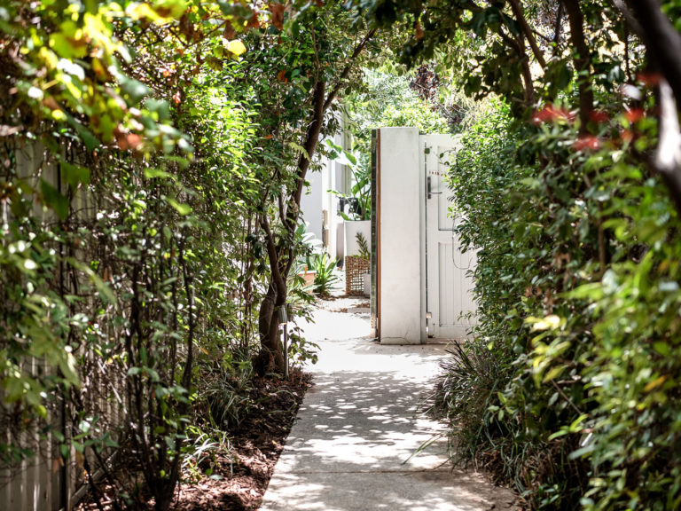 13A Victoria Street gallery