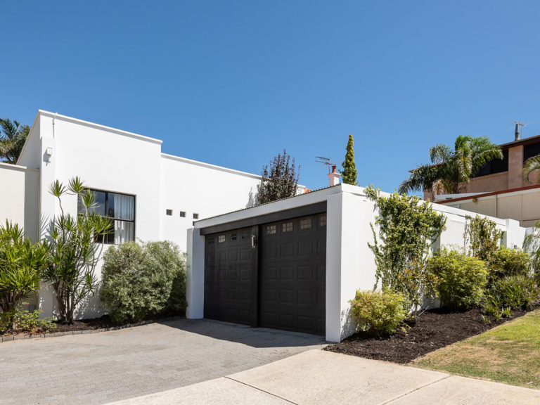 15 Torrens Street gallery