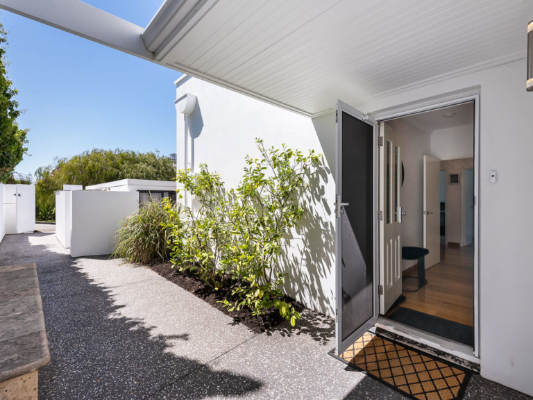 15 Torrens Street gallery