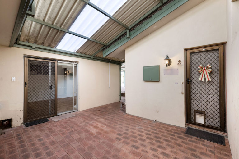 656 Beach Road gallery