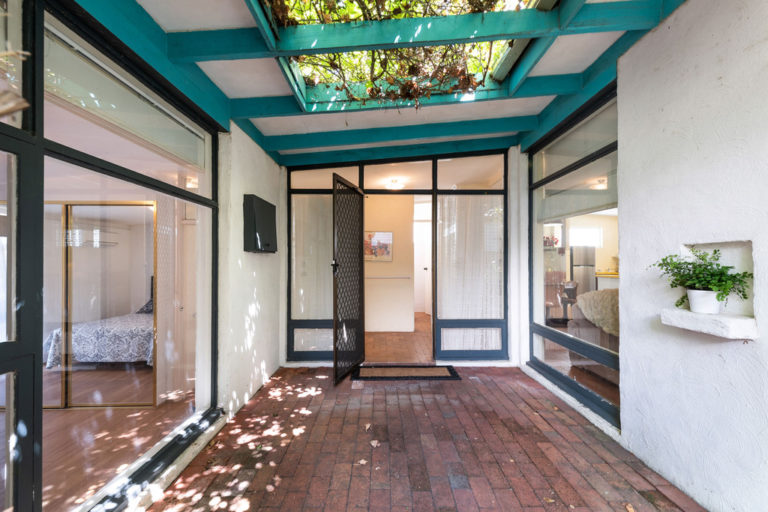 16 Burt Street gallery