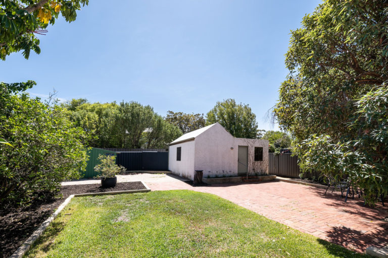 16 Burt Street gallery