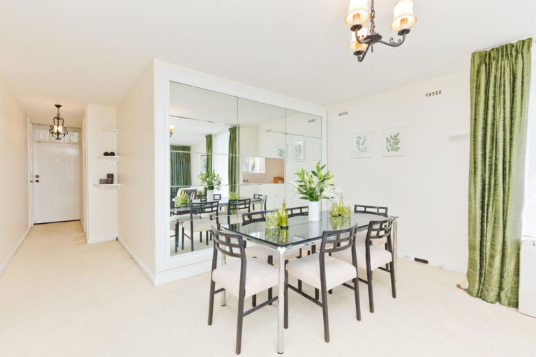 1/1 Johnson Parade gallery