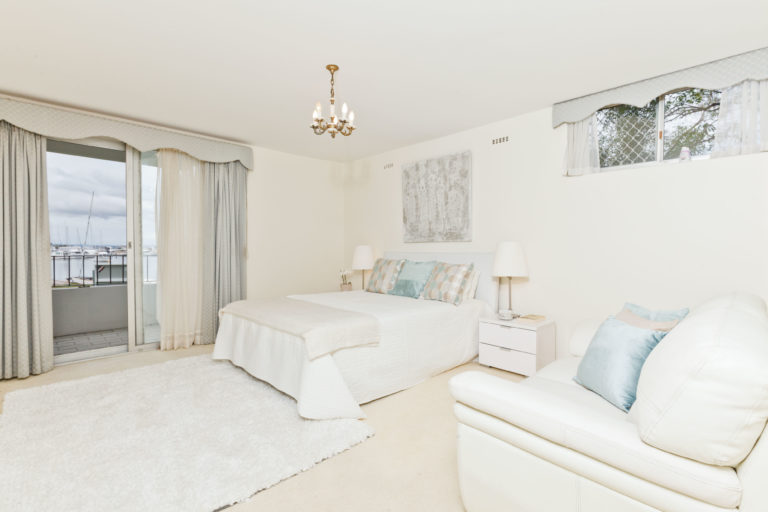 1/1 Johnson Parade gallery