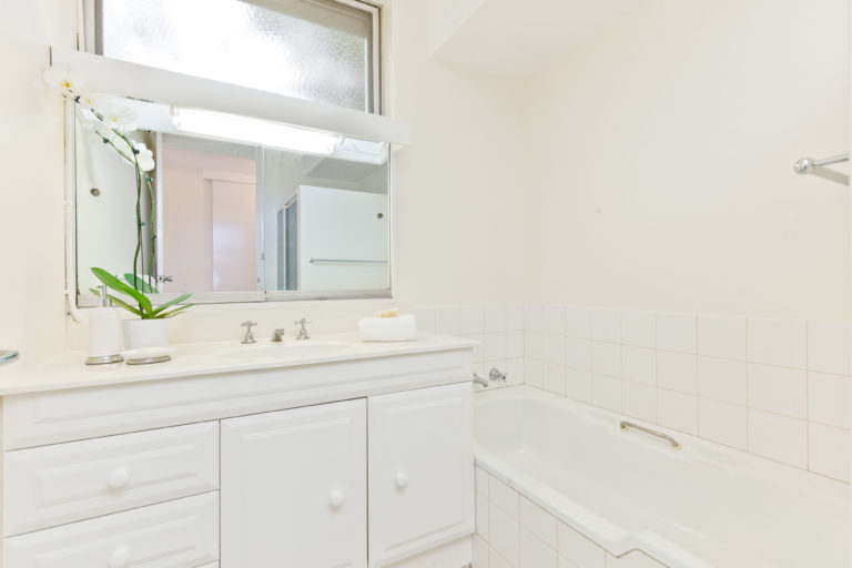 1/1 Johnson Parade gallery