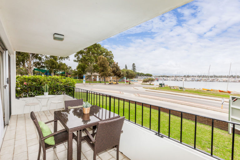 1/1 Johnson Parade gallery