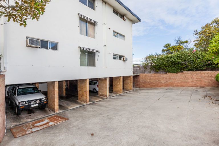 1/1 Johnson Parade gallery