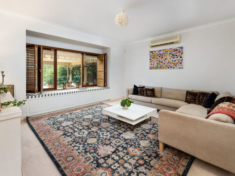 24 Jacaranda Avenue gallery