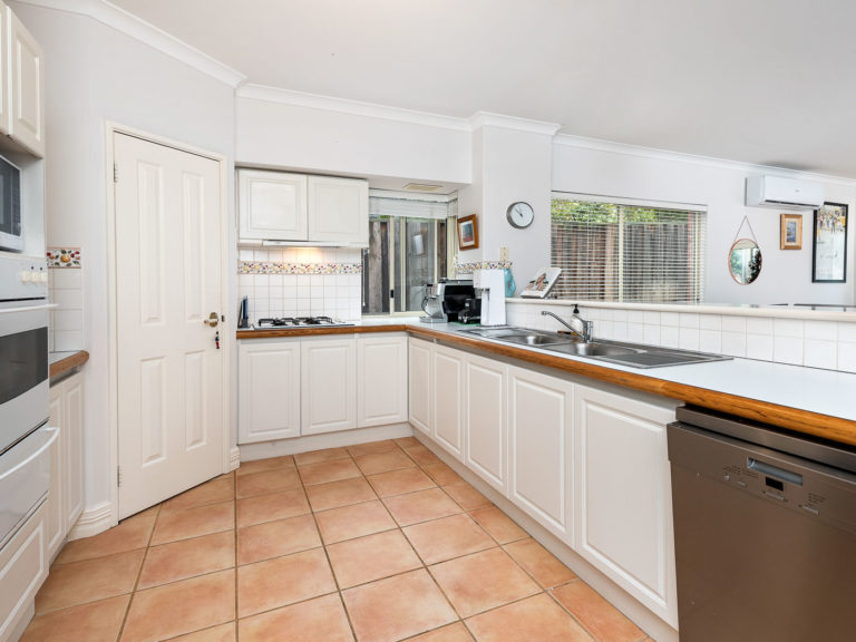 24 Jacaranda Avenue gallery