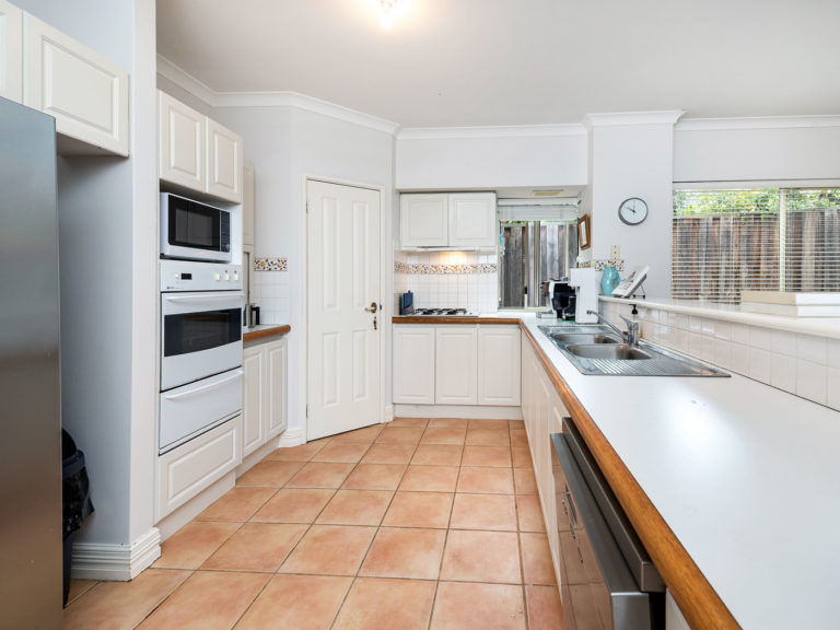 24 Jacaranda Avenue gallery