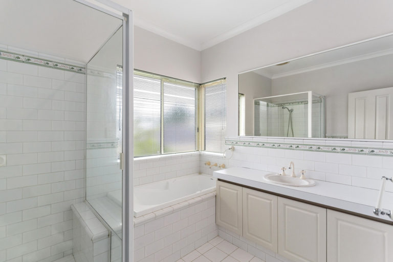 24 Jacaranda Avenue gallery