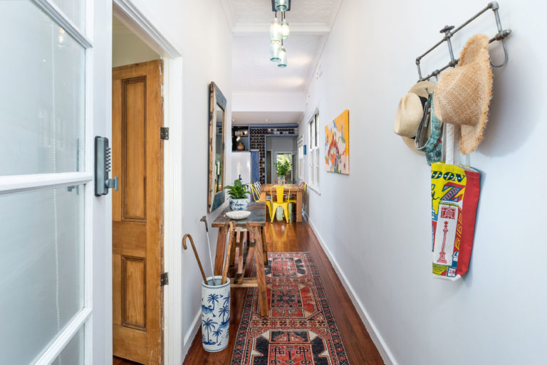 16 Perth Street gallery