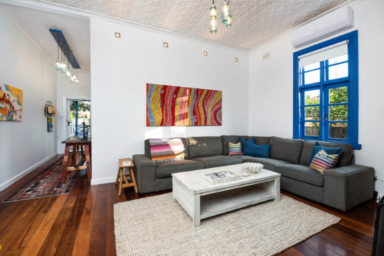 16 Perth Street gallery