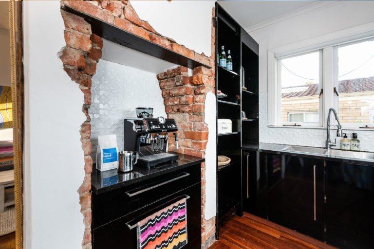 16 Perth Street gallery